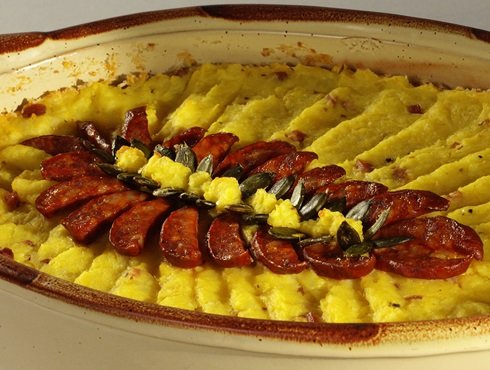 Bramborový nákyp s klobásou